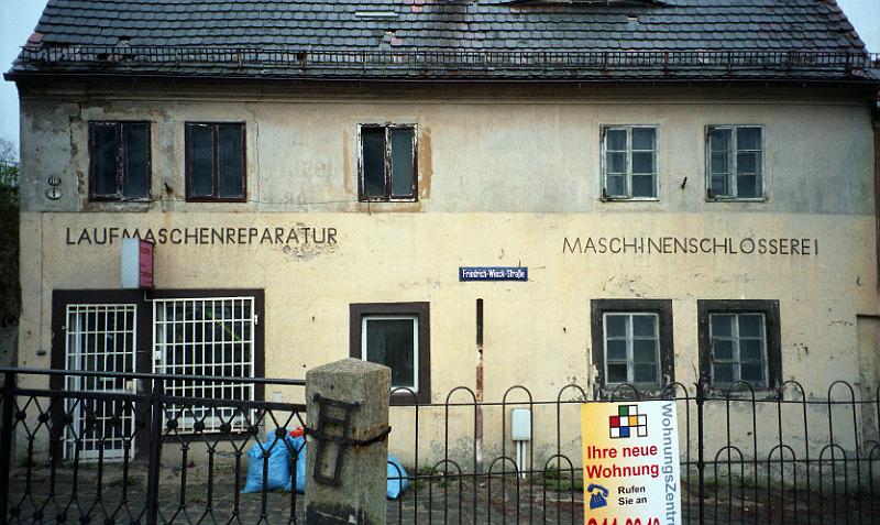 Dresden-Loschwitz, Friedrich-Wieck-Str., 9.4.1997.jpg